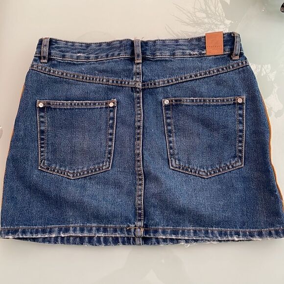 Authentic denim by TRF - denim mini skirt with red and white striped detail - Picture 5 of 7